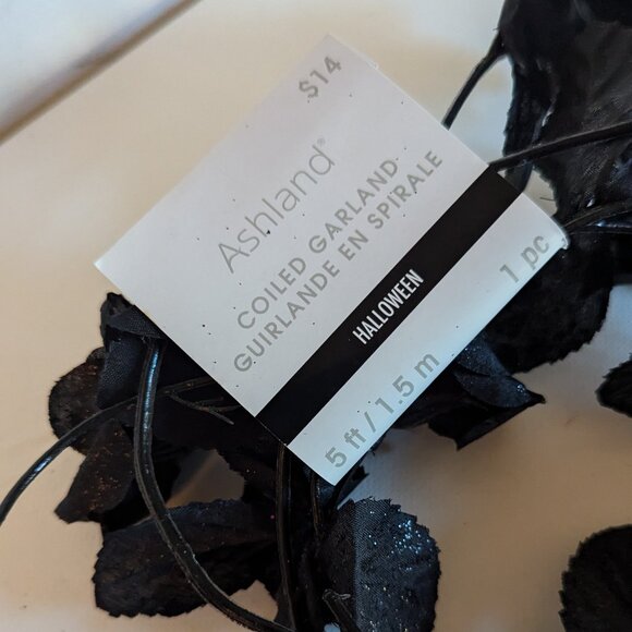 NWT Black Roses Garland Halloween Decoration Goth Spooky Floral Ashland Decor - Picture 7 of 9